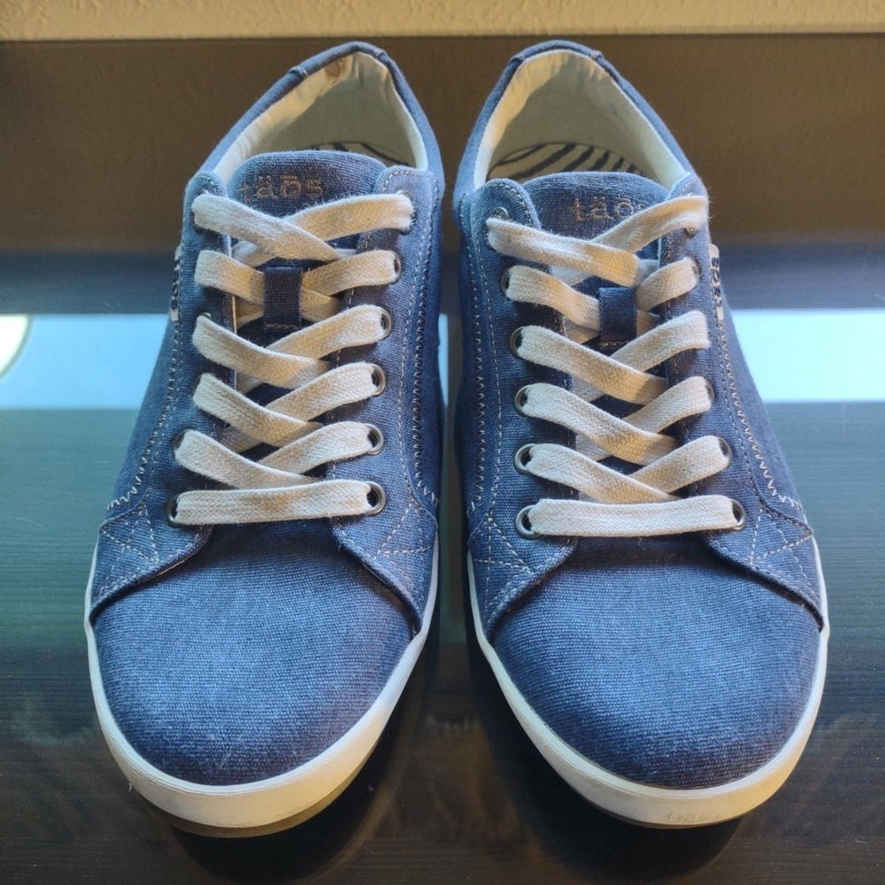 Taos Star Canvas Lace Up Sneaker US 9.5 EU 40 Denim Blue Comfort Tennis Shoes